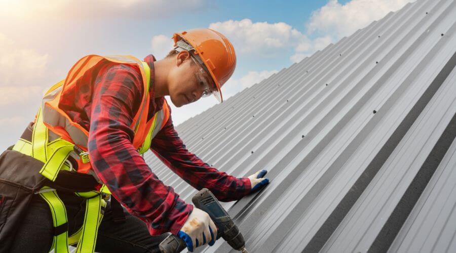 Professional gutter cleaning in Bunnlevel, NC